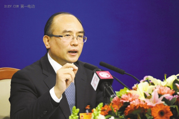 gdp增速_2800亿美元的gdp(3)