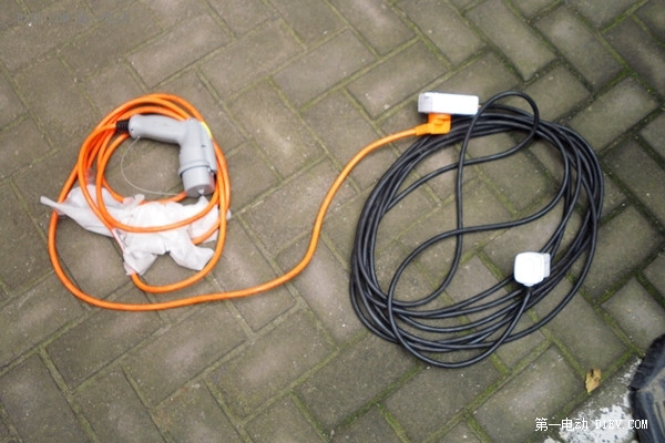 谁说电动汽车不能长途旅行?看江淮iev4车主首