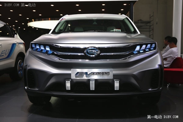 广汽首款电动suv车型gs4 ev亮相 年内推三款新能源汽车