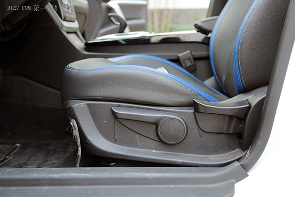 用细节打动观众 静态测评吉利帝豪EV - 第一电动网