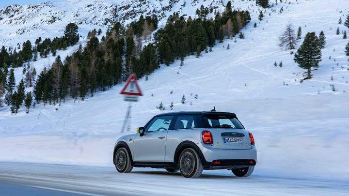 mini cooper se在美交付 售人民币21.3万元起