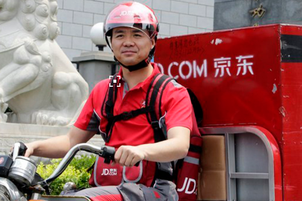 Лю Цяндун: JD.com заменит 100% своих логистических транспортных средств в Пекине на электромобили перед Весенним фестивалем