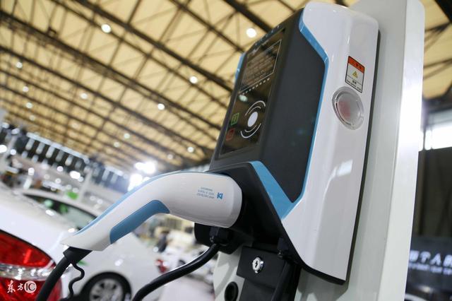 國家大力推行新能源車，“新能源汽車專用車牌”將獲更多特權