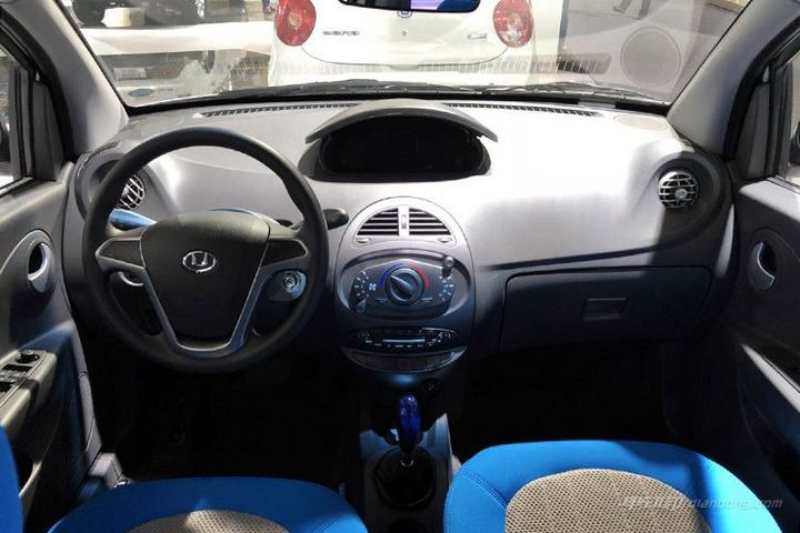 2017广州车展|邦热点 华泰圣达菲2 EV180发布