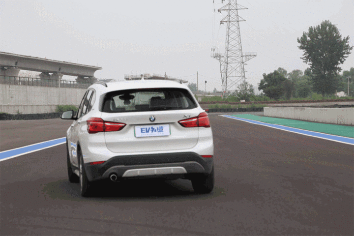 车 两厢 汽车 720_480 gif 动态图 动图