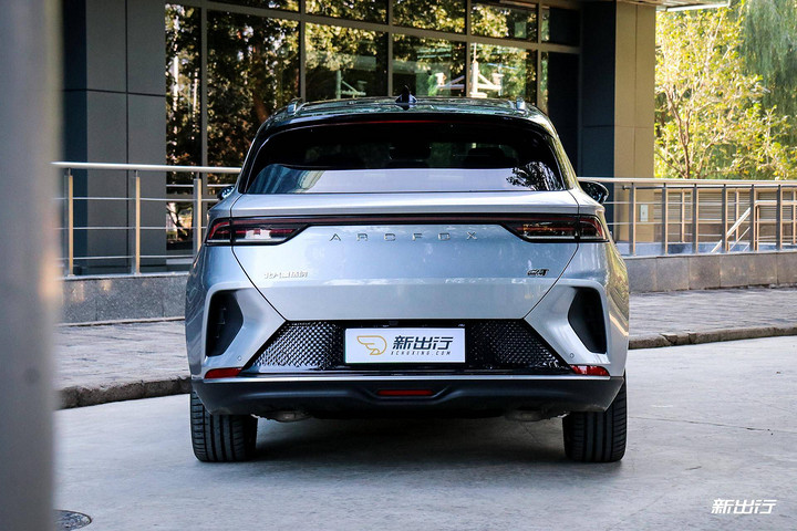 600+ 纯电 SUV 的新选择 试驾极狐 ARCFOX αT（最新发布）