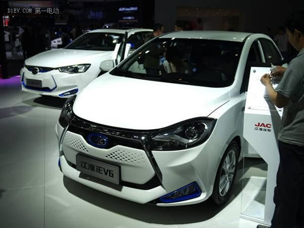 車展改款