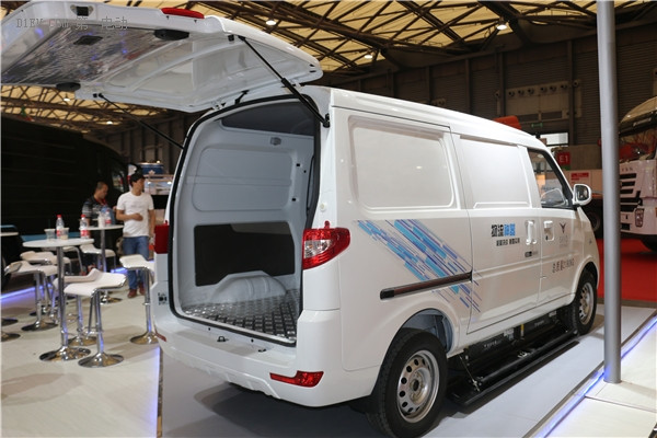 滿足物流剛需！正向研發(fā)純電動物流車時空海豚8849亮相亞洲物流展