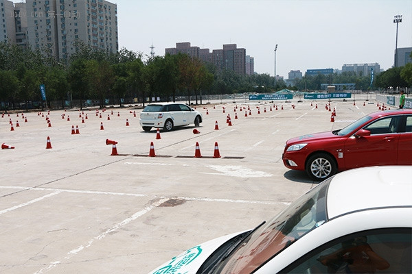 國網商城EV車友品鑒會暨電動汽車網銷聯盟啟動儀式在京舉行