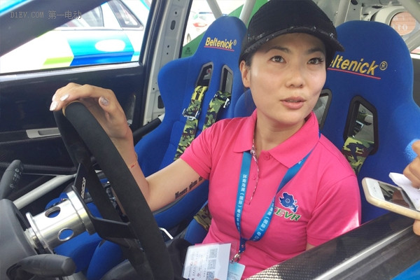 天生愛極限，環(huán)青海湖電動汽車特技表演