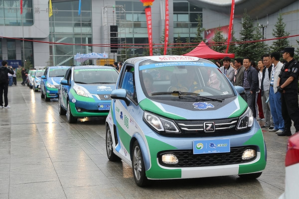 第十七屆青洽會暨第三屆環(huán)青海湖（國際）電動汽車挑戰(zhàn)賽開幕