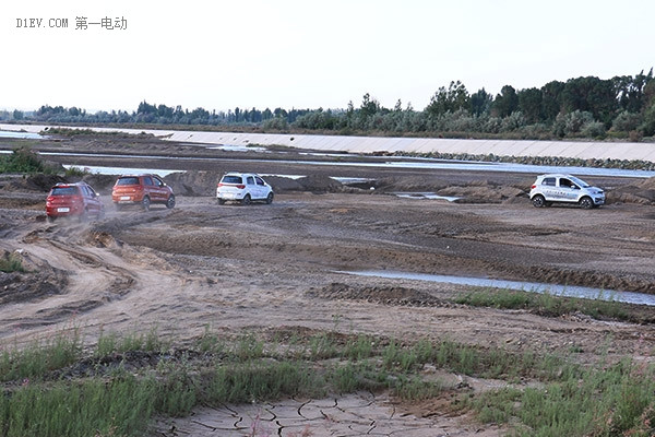 雷丁S50萬里絲綢之路：甘肅瓜州挑戰(zhàn)45km長距離泥濘路