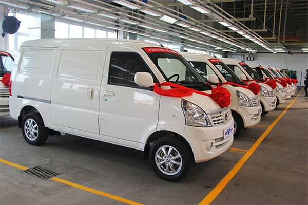 陜西通家“電牛1號(hào)”純電動(dòng)物流車