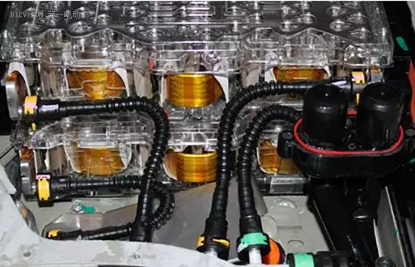 特斯拉電池模組中的液冷系統(tǒng)