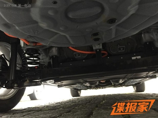 或年內(nèi)發(fā)布 眾泰Z300電動(dòng)版測(cè)試車(chē)曝光