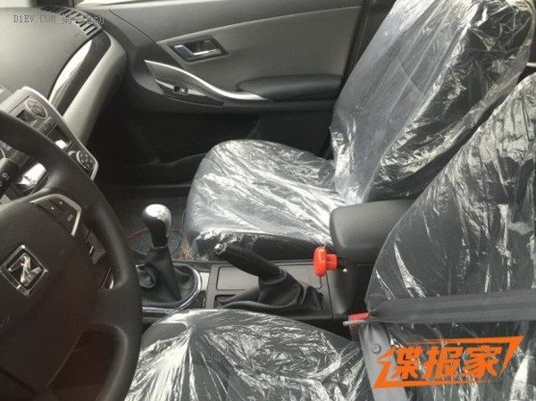 或年內(nèi)發(fā)布 眾泰Z300電動(dòng)版測(cè)試車(chē)曝光