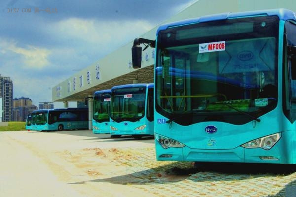 獲7419輛新能源車訂單 比亞迪獨(dú)占近一半深圳純電公交車市場