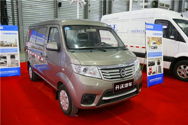 南京金龍開沃重磅車型亮相第二屆全球新能源汽汽車大會(上海)交易展