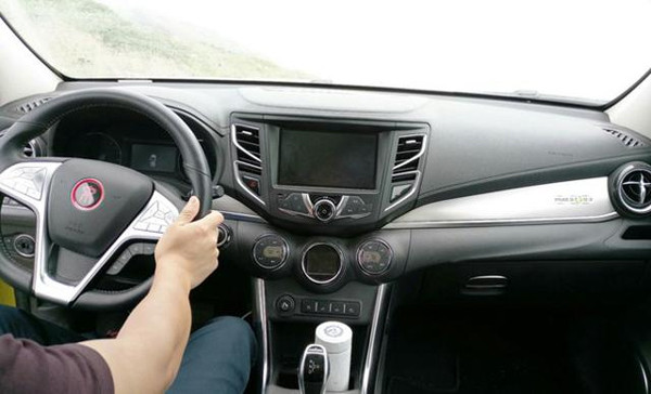 比亞迪宋EV純電版實(shí)車(chē)曝光 續(xù)航270公里