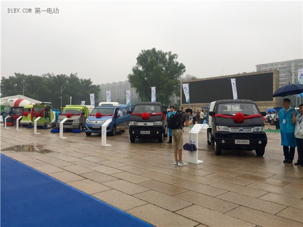 比亚迪全球首发26款全系纯电动环卫车 北京环卫车全面走向零排放