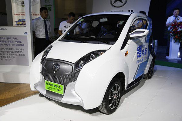 麗馳汽車攜全系車型亮相濟南展 實力出眾引發(fā)圍觀
