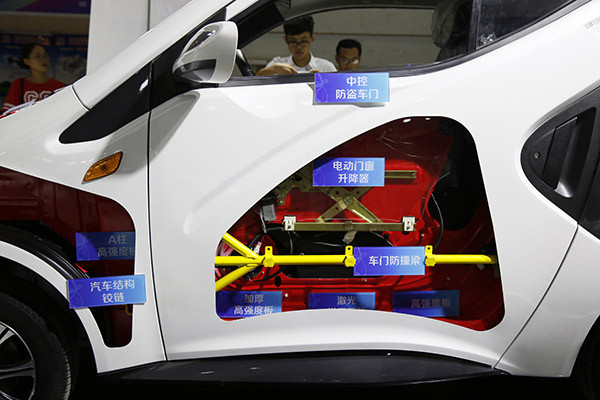 麗馳汽車攜全系車型亮相濟南展 實力出眾引發(fā)圍觀
