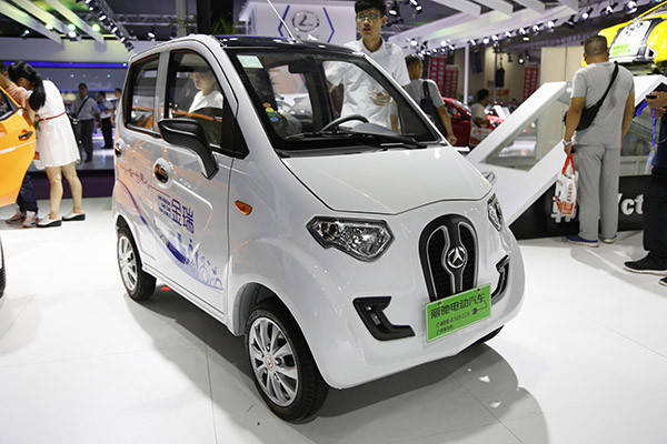 麗馳汽車攜全系車型亮相濟南展 實力出眾引發(fā)圍觀