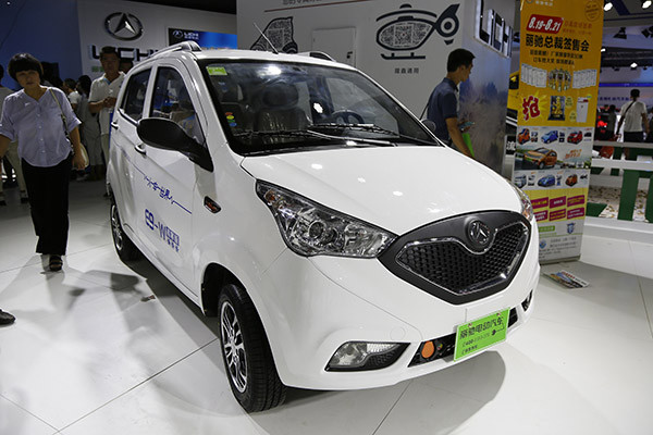 麗馳汽車攜全系車型亮相濟南展 實力出眾引發(fā)圍觀