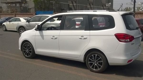 風行S500家用MPV電動車將亮相成都車展