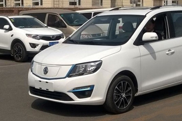 風行S500家用MPV電動車將亮相成都車展