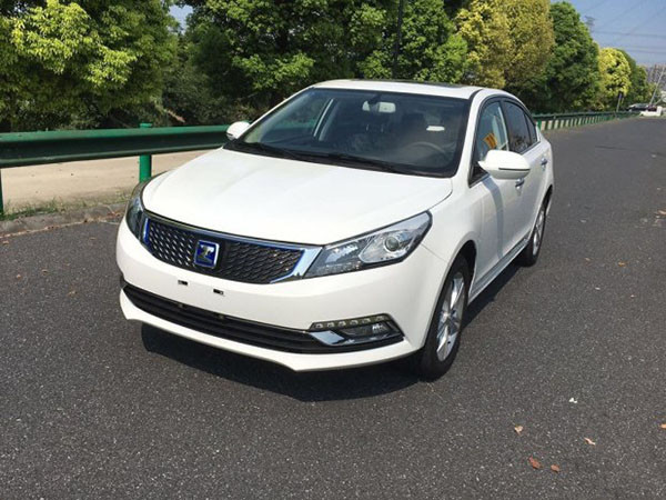 眾泰Z500EV上市工況續(xù)航250km 售20.98-22.98萬元