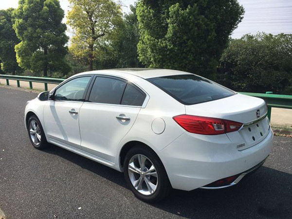 眾泰Z500EV上市工況續(xù)航250km 售20.98-22.98萬元