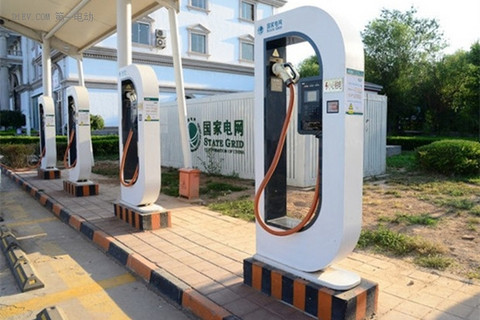 2020年底三亚将推广6000辆新能源汽车 建充电桩5600个