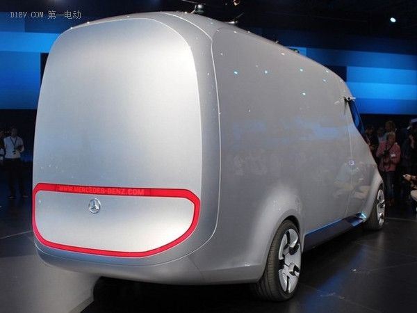 各種黑科技集于一身 奔馳發(fā)布Vision Van電動物流概念車