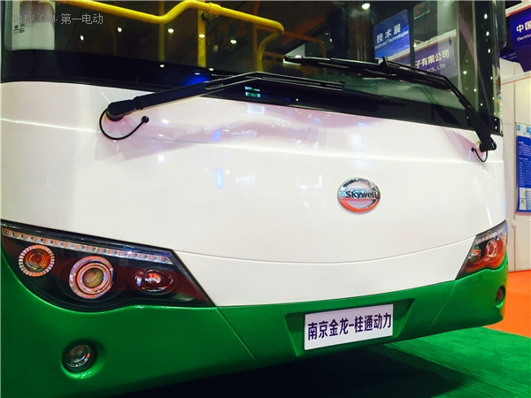 全球首創(chuàng)，南京金龍“氫混燃氣（增程式）電動客車”亮相東盟博覽會