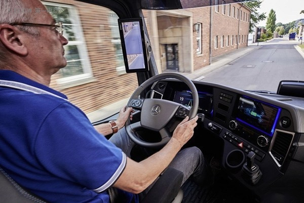 奔馳Urban eTruck純電動(dòng)概念卡車正式發(fā)布
