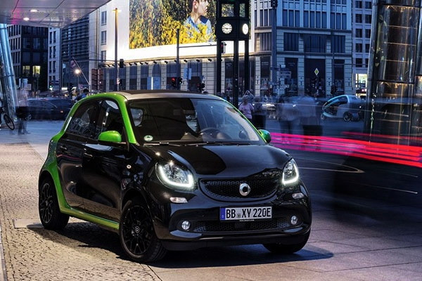 smart将推三款电动车 巴黎车展正式亮相