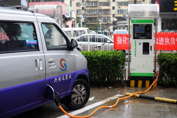 畅的科技北京大兴居然之家充电站正式启动 34根桩落户枣园