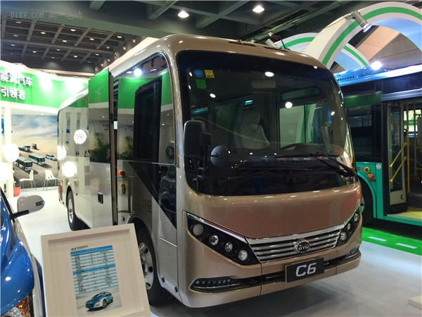 第六屆杭州新能源汽車產(chǎn)業(yè)展開幕 十大品牌新能源車型精彩亮相