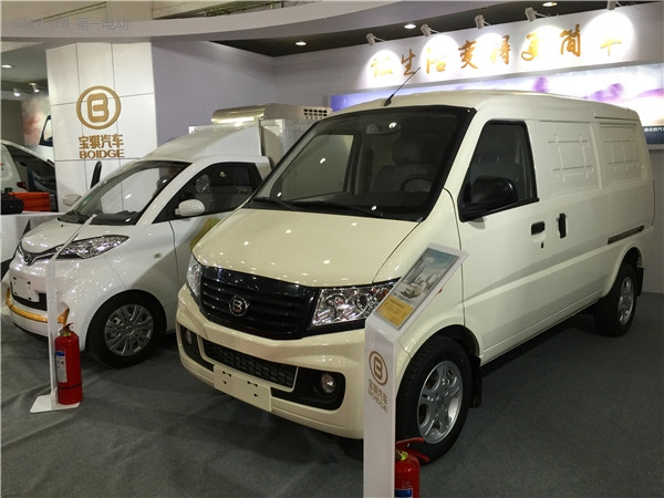 第六屆杭州新能源汽車產(chǎn)業(yè)展開幕 十大品牌新能源車型精彩亮相
