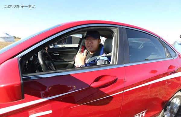 哥們兒夠厲害 北汽EU260老車主350km刷新最大續(xù)航記錄