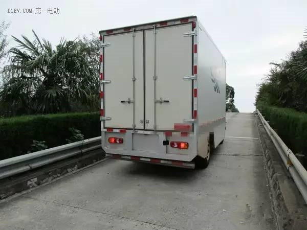 吉利純電動輕卡