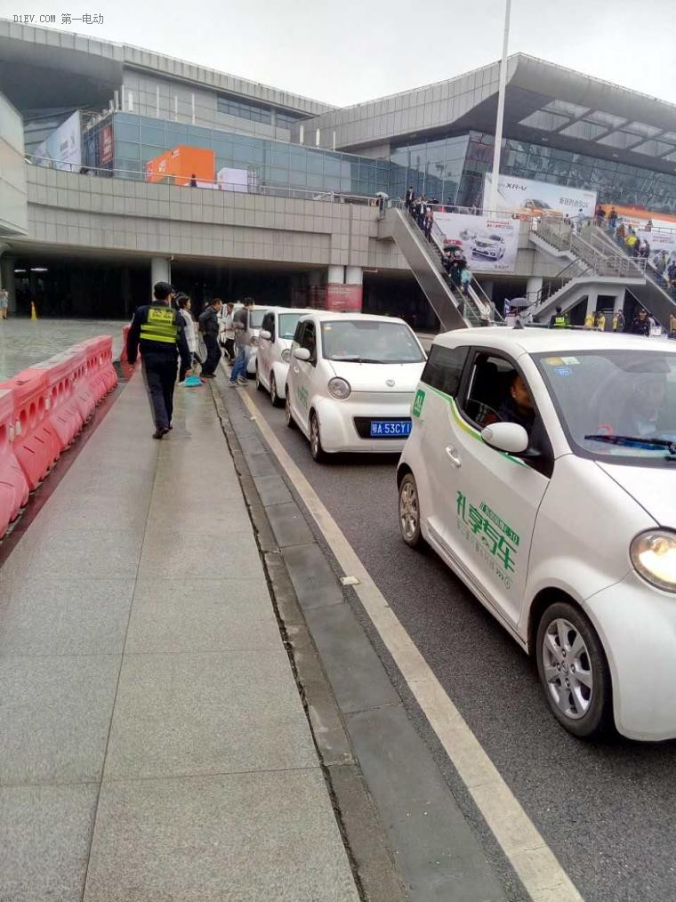幸好看到了這條消息，逛完武漢國際車展免費回家全靠它了！
