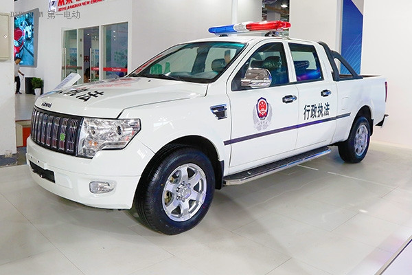 卡威汽車攜警用純電動(dòng)SUV等5款車型驚艷亮相長(zhǎng)沙車展