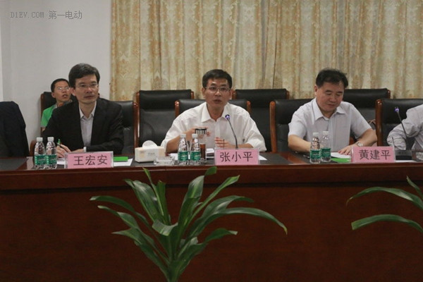 宜春市市委副书记张小平一行莅临卓能 关注动力电池项目