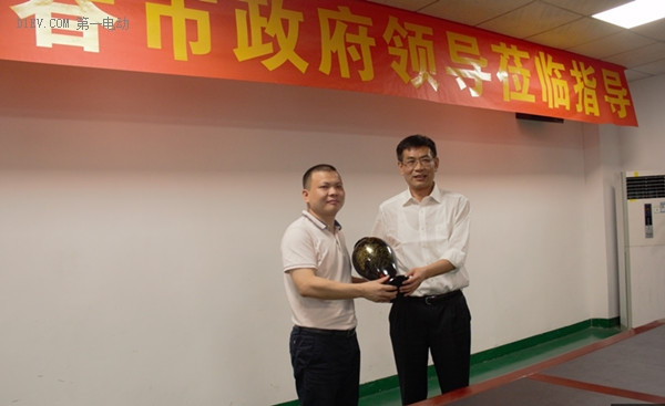 宜春市市委副書記張小平一行蒞臨卓能 關注動力電池項目