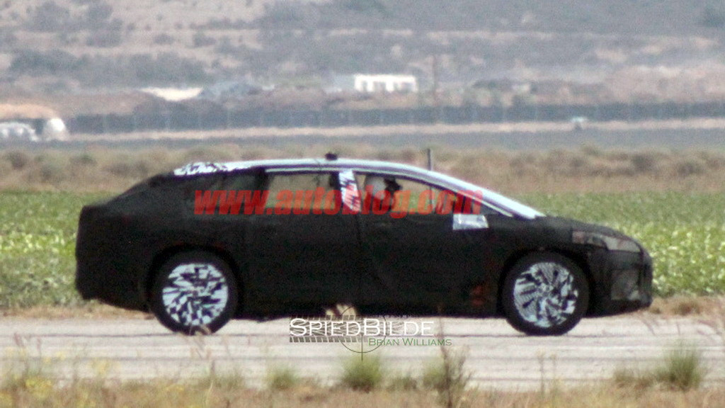 對手直指特斯拉MODEL X！Faraday Future首款量產(chǎn)車2017年初亮相