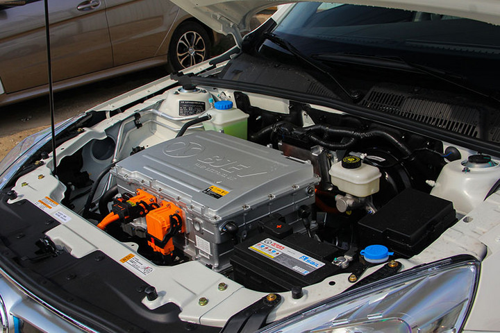 牛,月销量3800辆!北汽新能源EU260挥泪推荐