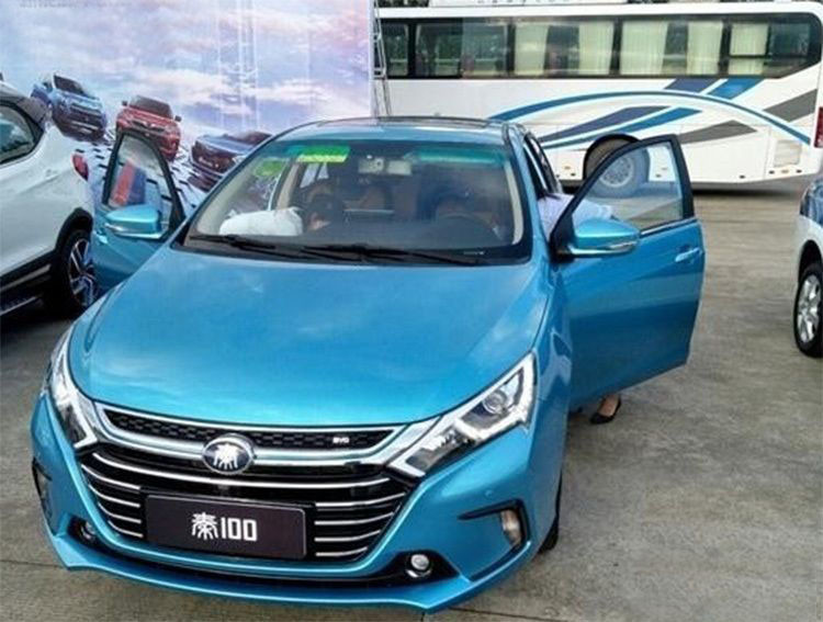 比亞迪秦100實(shí)車(chē)圖片 內(nèi)外質(zhì)感大提升/配中控液晶大屏