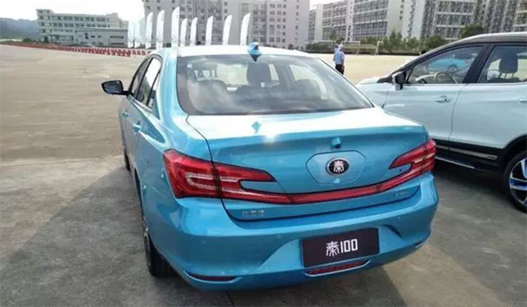 比亞迪秦100實(shí)車(chē)圖片 內(nèi)外質(zhì)感大提升/配中控液晶大屏